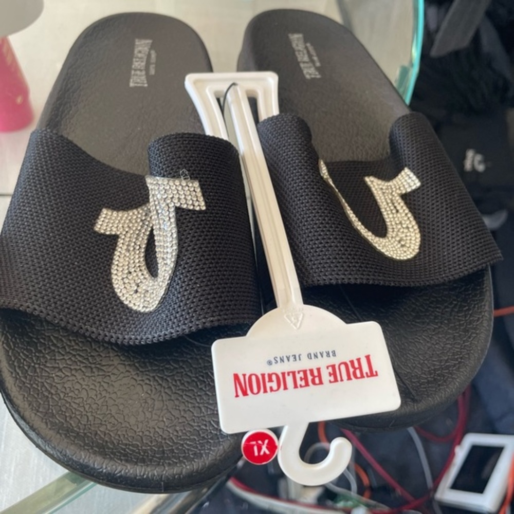 True religion sandals